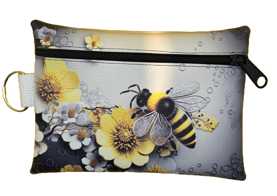 4X6 Vinyl Zipper Bumble Bee Bag